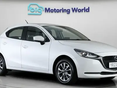 Usado Mazda 2 75 HP (55 kW) 2023 Branco Citadino