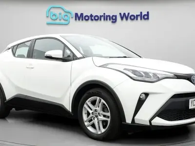 Used Toyota C-HR 122 HP (89 kW) 2022 White SUV