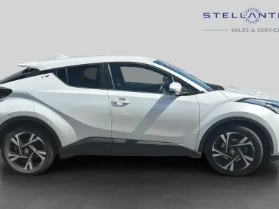 Second-hand Toyota C-HR Design 181 CP (133 kW) 2022 Alb SUV
