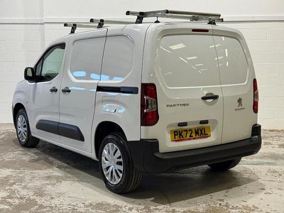 Used Peugeot Partner Premium 100 HP (73 kW) 2022 White MPV