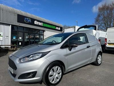 Used Ford Fiesta 94 HP (69 kW) 2016 Silver Van