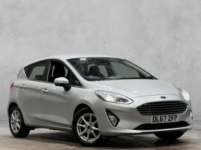 Used Ford Fiesta Zetec 83 HP (61 kW) 2018 Silver Hatchback