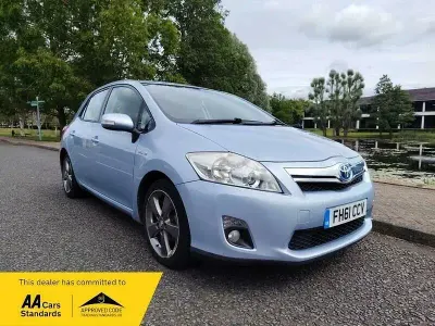 Used Toyota Auris Hybrid