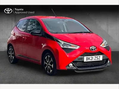 Used Toyota Aygo Trend 72 HP (52 kW) 2021 Red Hatchback
