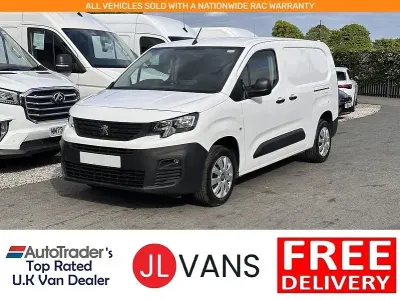 Begagnad Peugeot Partner 131 HK (96 kW) 2020 Vit Minibuss