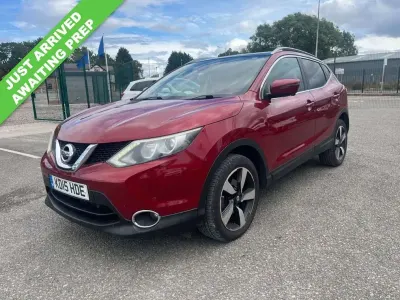 Used Nissan Qashqai N-TEC 130 HP (95 kW) 2015 Red SUV