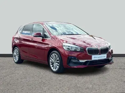 Begagnad BMW 220 Active Tourer Luxury Line 189 HK (139 kW) 2019 Röd Minibuss
