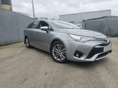 Used Toyota Avensis Business Edition 143 HP (105 kW) 2017 Grey Estate