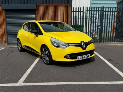 Used Renault Clio Dynamique 90 HP (66 kW) 2014 Yellow Hatchback