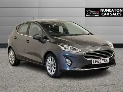 Usado Ford Fiesta Titanium 125 HP (91 kW) 2020 Cinzento Citadino