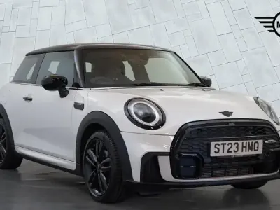 Used Mini Cooper Hatch 134 HP (98 kW) 2023 White Hatchback