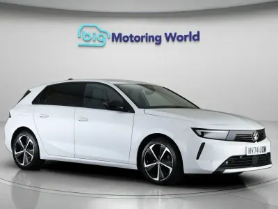 Used Vauxhall Astra S 131 HP (96 kW) 2024 White Hatchback