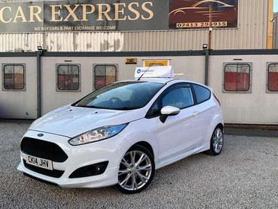 Used Ford Fiesta Zetec 2014 White Hatchback