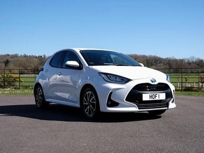 Used Toyota Yaris Hybrid Design 2023 White Hatchback