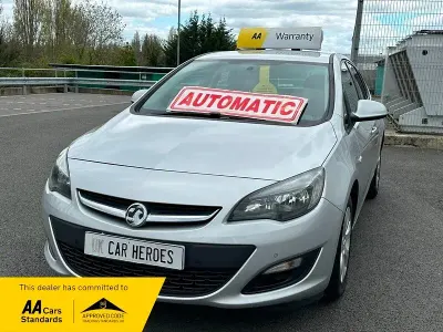 Used Vauxhall Astra Design Edition 115 HP (84 kW) 2013 Silver Hatchback