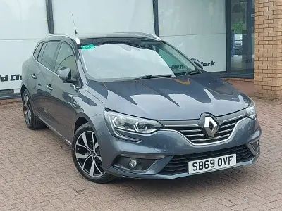 Usado Renault Mégane GrandTour Iconic 140 HP (102 kW) 2019 Cinzento Carrinha