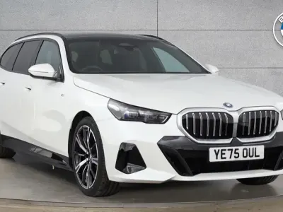 Begagnad BMW 530e M Sport 295 HK (216 kW) 2025 Vit Kombi