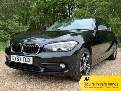Usado BMW 120 Sport Line 184 CV (135 kW) 2017 Negro Utilitario