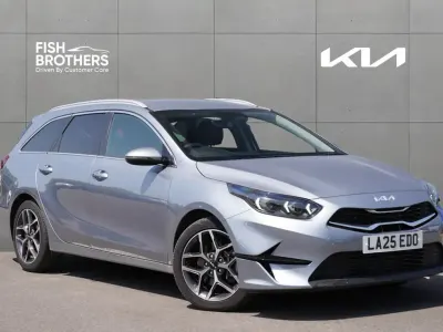 Used Kia Ceed 138 HP (101 kW) 2025 Silver Hatchback