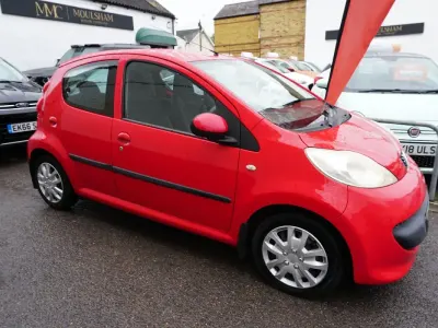 Used Peugeot 107 68 HP (50 kW) 2005 Red Hatchback