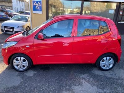 Used Hyundai i10 Active 85 HP (62 kW) 2012 Red Hatchback