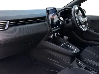 Used Renault Clio V Engineered 140 HP (102 kW) 2023 White Hatchback