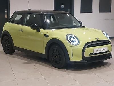 Used Mini Cooper Classic 136 HP (100 kW) 2023 Yellow Hatchback