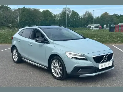 Used Volvo V40 Pro 150 HP (110 kW) 2016 Blue Hatchback
