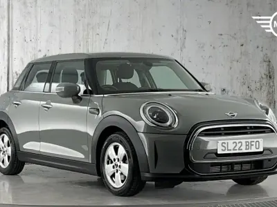 Begagnad Mini ONE Classic 101 HK (74 kW) 2022 Grå Halvkombi