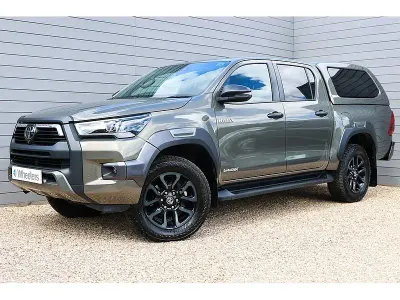 Used Toyota HiLux 204 HP (150 kW) 2022 Bronze Pickup