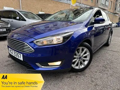 Used Ford Focus Titanium 100 HP (73 kW) 2017 Blue Hatchback