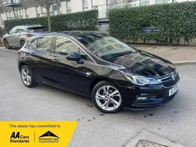 Gebraucht Vauxhall Astra SRi 150 PS (110 kW) 2019 Schwarz Kleinwagen
