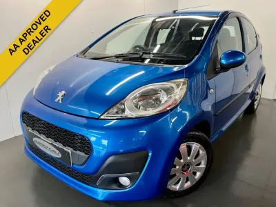 Gebraucht Peugeot 107 Active 68 PS (50 kW) 2012 Blau Kleinwagen