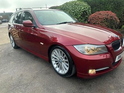 Used BMW 318 Exclusive 2012 Red Estate