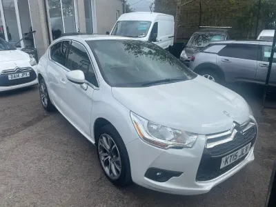 Used DS Automobiles DS4 120 HP (88 kW) 2015 White Hatchback