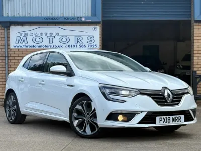 Used Renault Mégane Signature 110 HP (80 kW) 2018 White Hatchback
