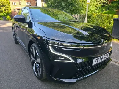 Used Renault Megane E-Tech Komfort 160 kW (218 HP) 2024 Black Hatchback