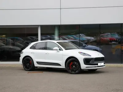 Used Porsche Macan 440 HP (323 kW) 2022 Carrara white metallic SUV