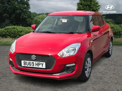 Begagnad Suzuki Swift SZ3 90 HK (66 kW) 2019 Röd Halvkombi