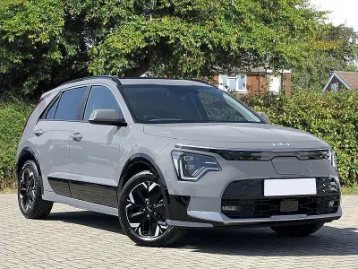 Używany Kia Niro 150 kW (204 KM) 2023 Szary SUV