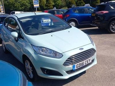 Usado Ford Fiesta Zetec 82 HP (60 kW) 2016 Verde Citadino