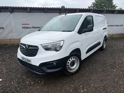Used Vauxhall Combo Edition 130 HP (95 kW) 2021 White MPV