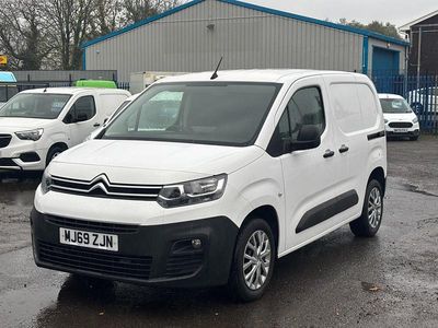 Used Citroën Berlingo 100 HP (73 kW) 2019 White MPV