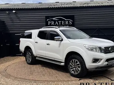 Used Nissan Navara Tekna 190 HP (139 kW) 2016 White Pickup