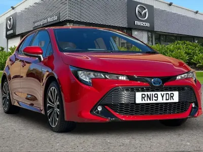 Usado Toyota Corolla Design 122 HP (89 kW) 2019 Vermelho Citadino