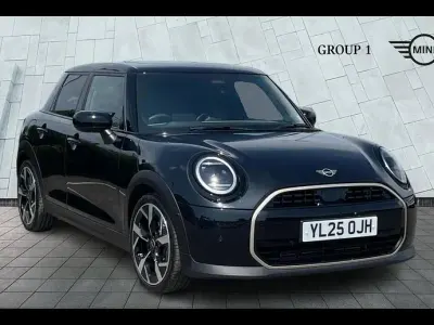 Used Mini Cooper Hatch 114 kW (156 HP) 2025 Black Hatchback