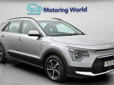 Begagnad Kia Niro 141 HK (103 kW) 2023 Grå SUV