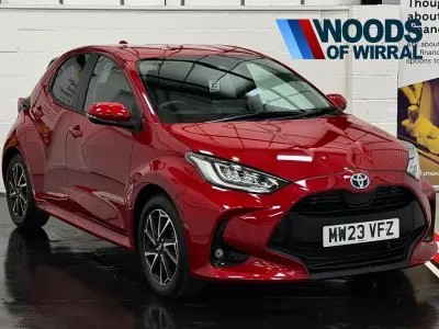 Used Toyota Yaris Design 116 HP (85 kW) 2023 Red Hatchback