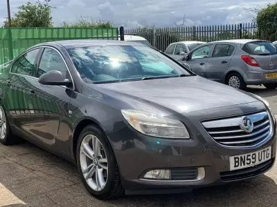 Begagnad Vauxhall Insignia SRi 160 HK (117 kW) 2009 Grå Halvkombi