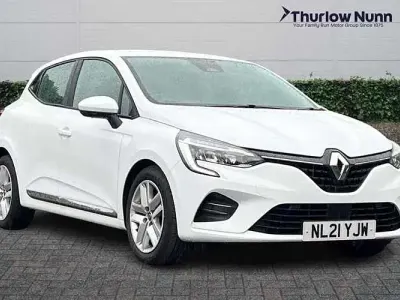 Used Renault Clio Play 100 HP (73 kW) 2021 White Hatchback
